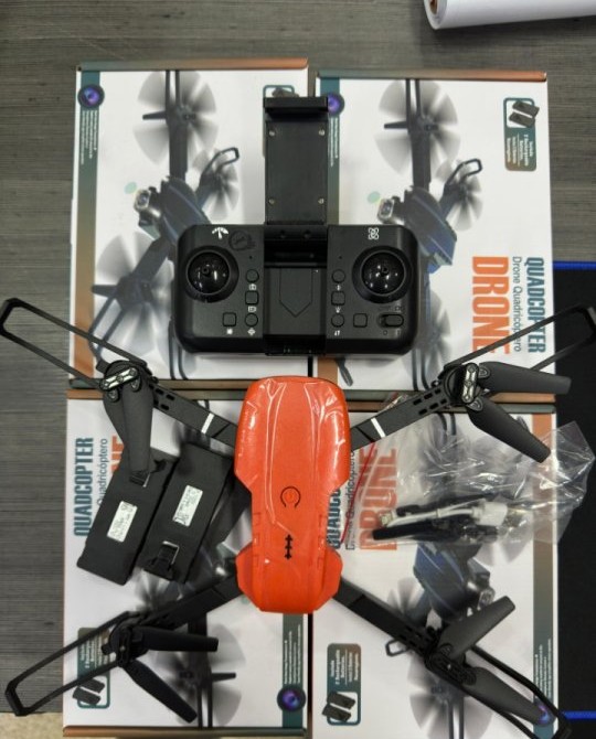 Dron Plegable E88 Pro con Cámara WiFi FPV - Imagen 6